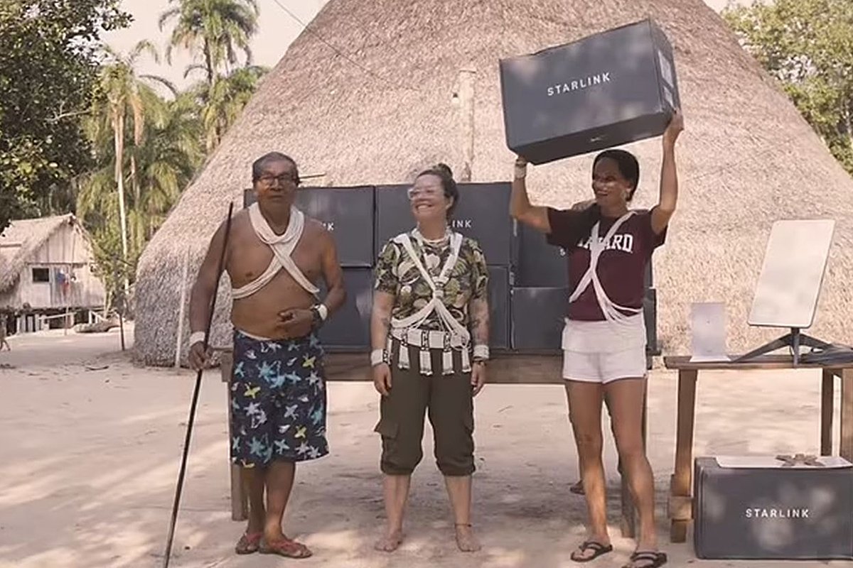 Старейшины марубо с комплектом Starlink, 2023 год