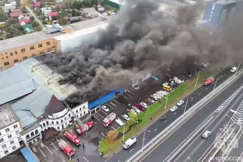 moshhnyj-pozhar-ohvatil-krupnyj-zavod-pod-moskvoj-4f36798.jpg