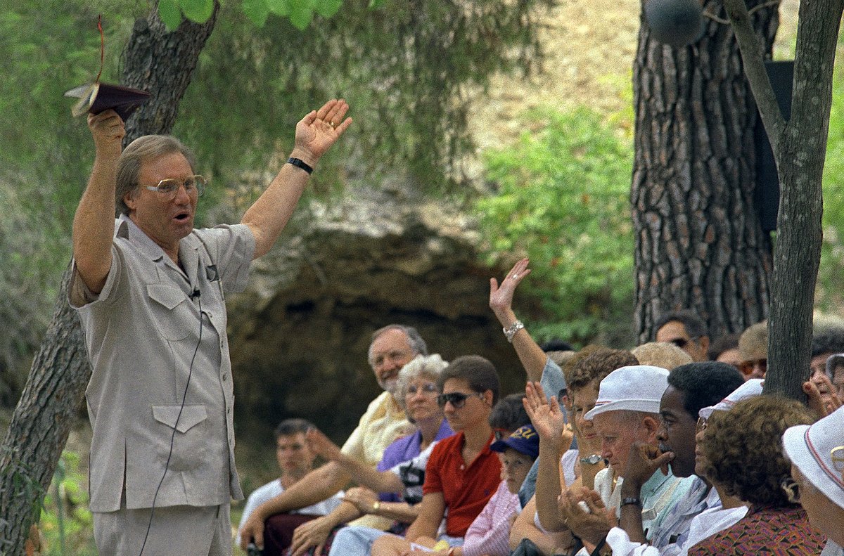 Сваггерт читает проповедь в Иерусалиме, 1988 год